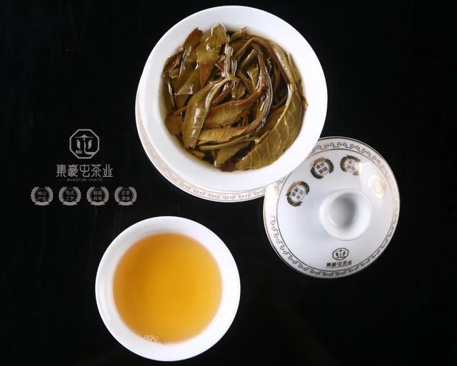 果韻花香,一盞清茗酌知音